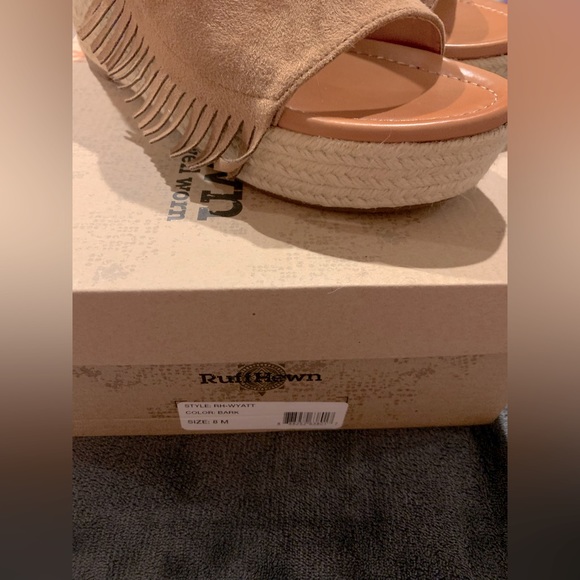 Ruff Hewn Wyatt Casual Wedge Sandals Color Bark Sz 8 M Fringe Trim - Picture 4 of 8